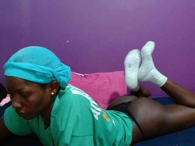 Petitegirly webcam