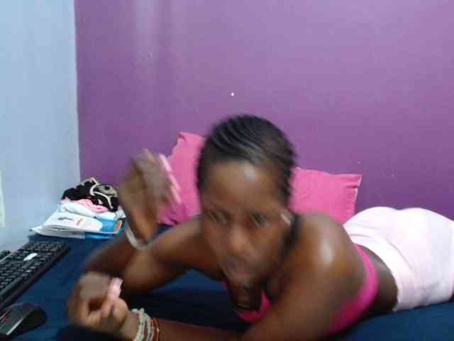 Petitegirly webcam