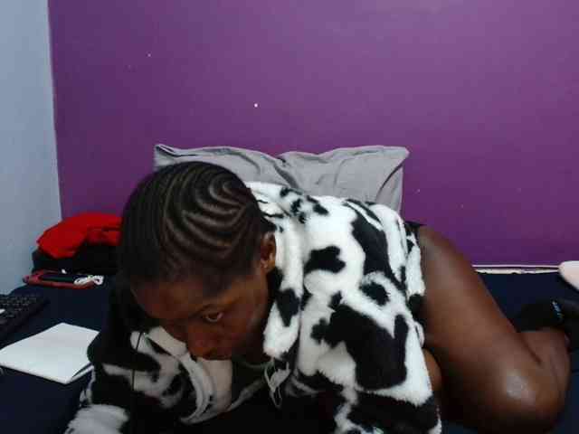 Petitegirly webcam
