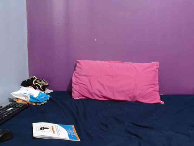 Petitegirly webcam