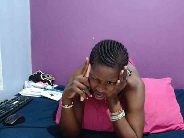 Petitegirly webcam
