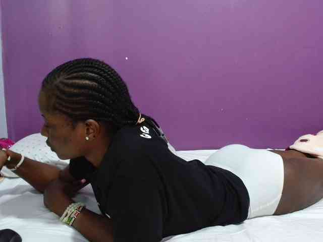 Petitegirly webcam