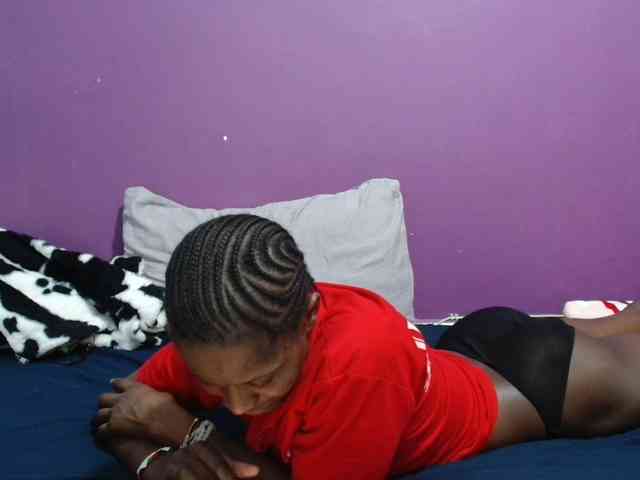 Petitegirly webcam