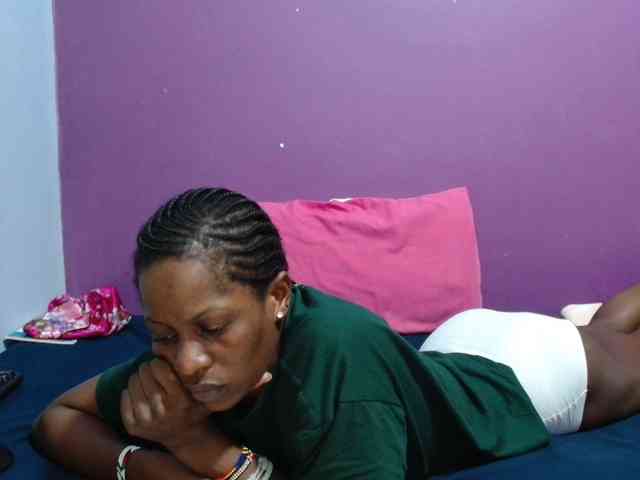 Petitegirly webcam