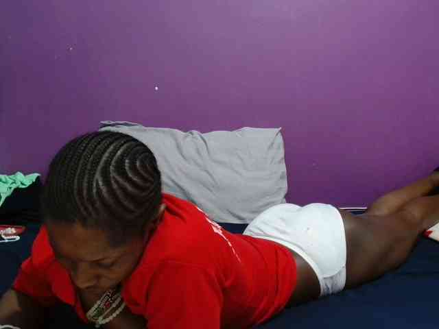 Petitegirly webcam
