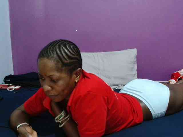 Petitegirly webcam