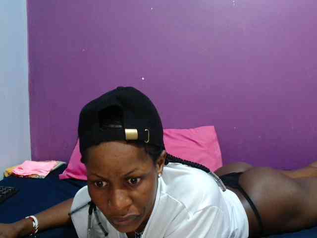 Petitegirly webcam