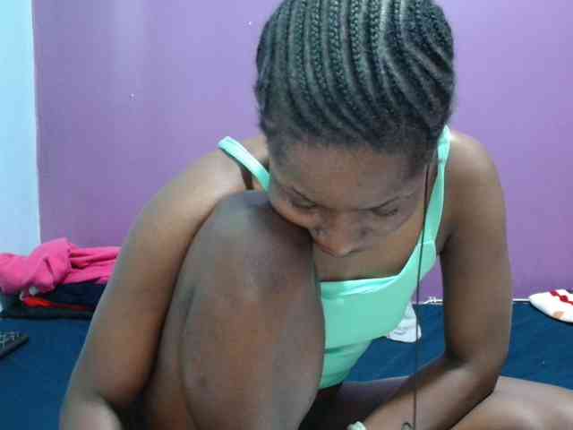 Petitegirly webcam