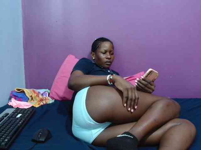 Petitegirly webcam