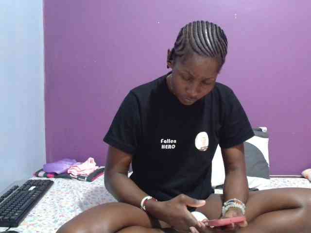 Petitegirly webcam