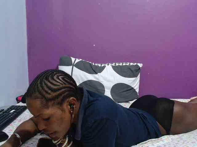 Petitegirly webcam