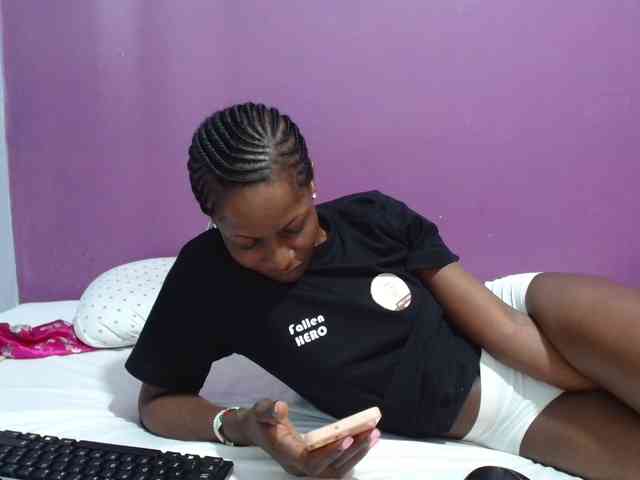 Petitegirly webcam