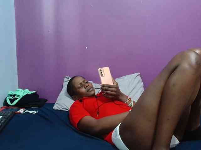 Petitegirly webcam