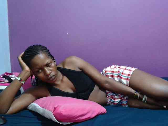 Petitegirly webcam