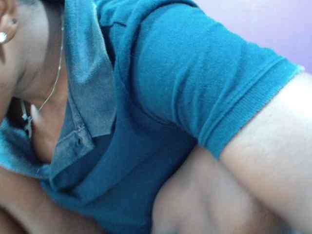 Petitegirly webcam