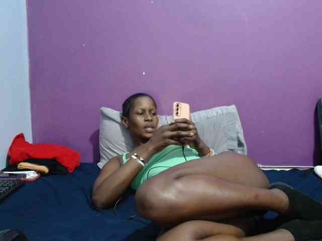 Petitegirly webcam