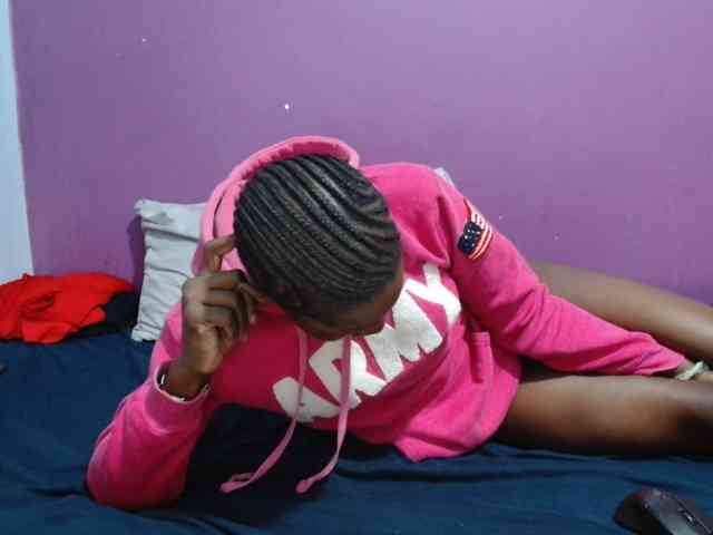 Petitegirly webcam
