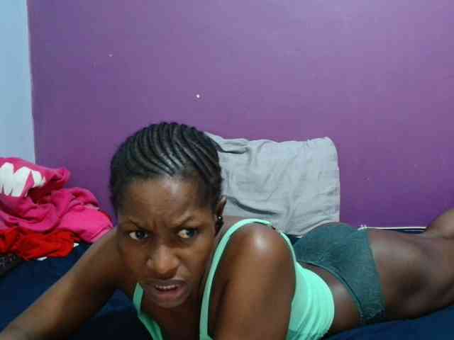 Petitegirly webcam