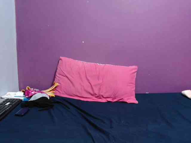 Petitegirly webcam