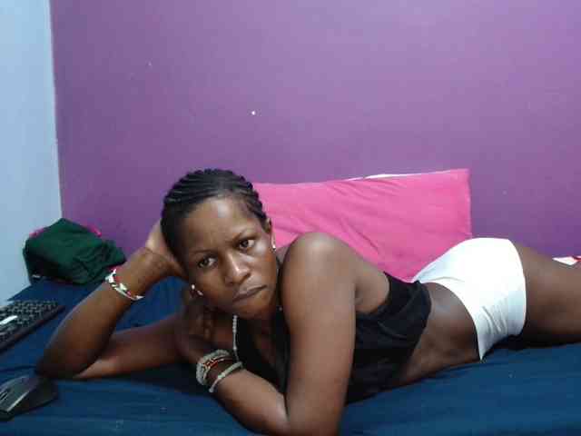 Petitegirly webcam