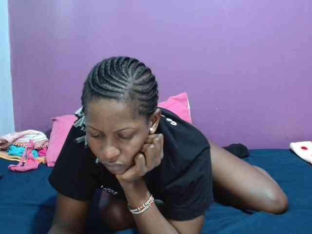 Petitegirly webcam