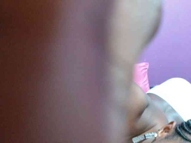 Petitegirly webcam