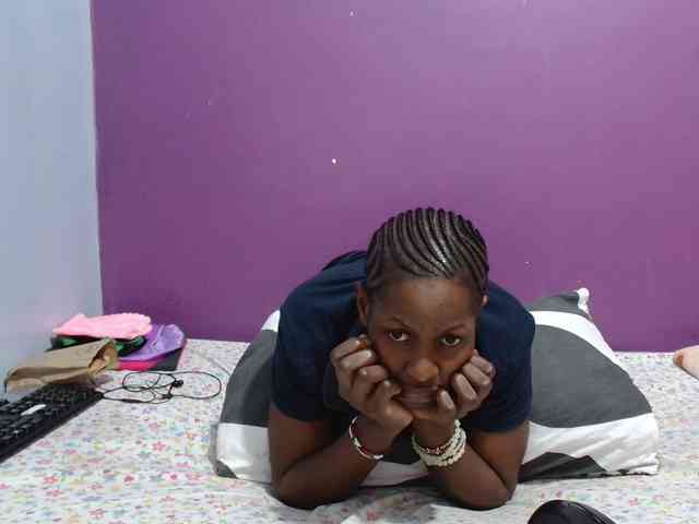 Petitegirly webcam