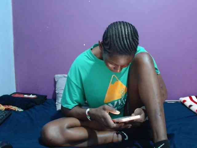 Petitegirly webcam