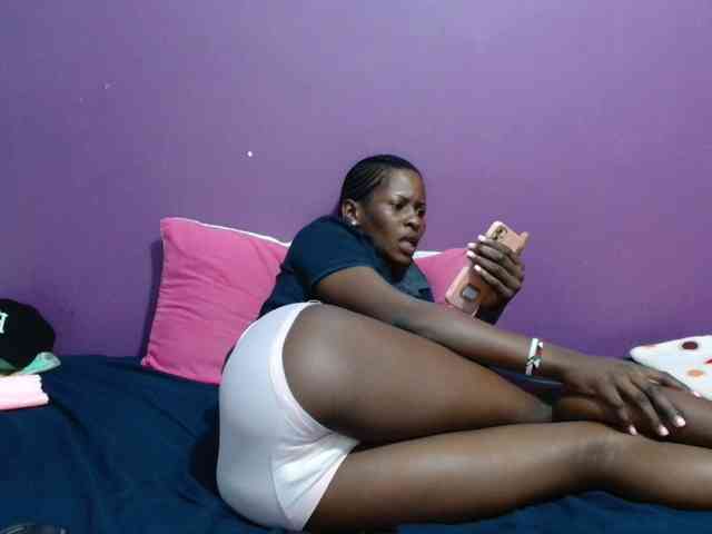 Petitegirly webcam