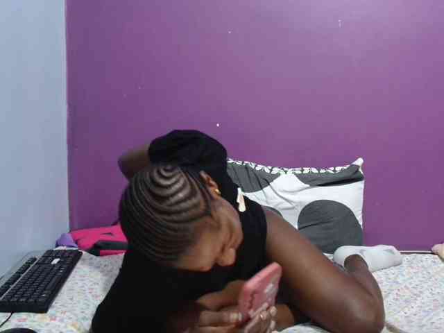 Petitegirly webcam