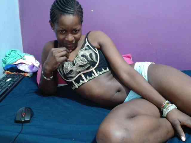 Petitegirly webcam