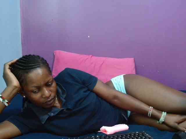 live strip chat Petitegirly