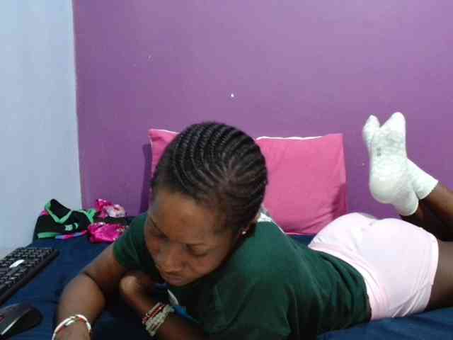 Petitegirly webcam