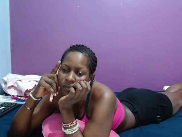 cam live adult Petitegirly