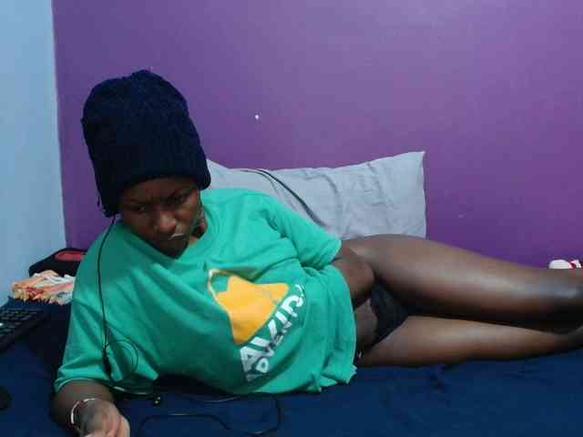 Petitegirly webcam