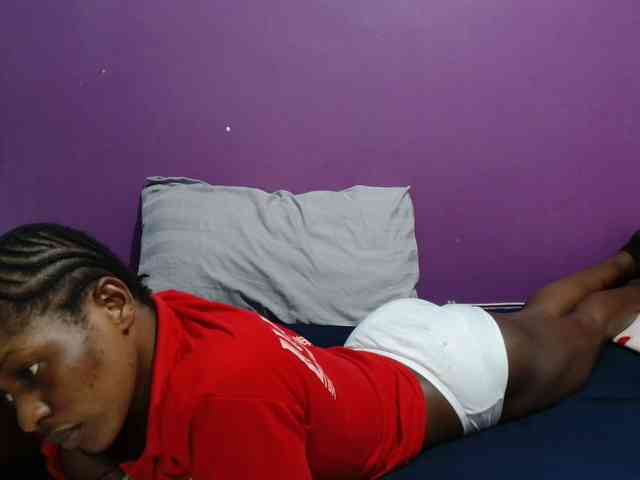Petitegirly webcam