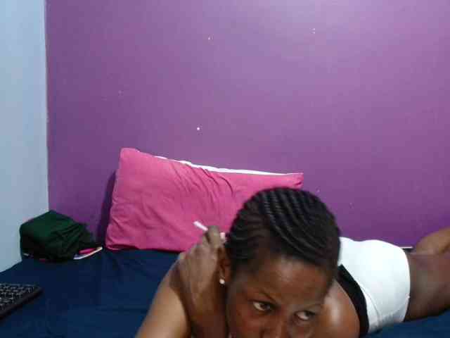 live adult chat Petitegirly
