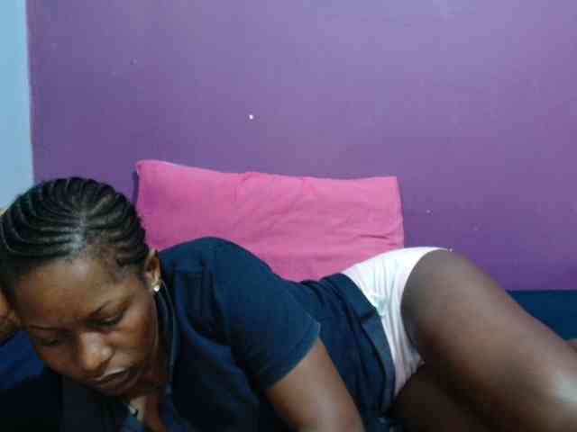 Petitegirly webcam
