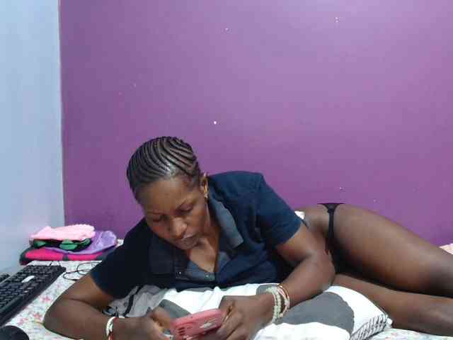 Petitegirly webcam