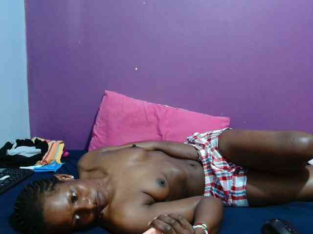 Petitegirly webcam