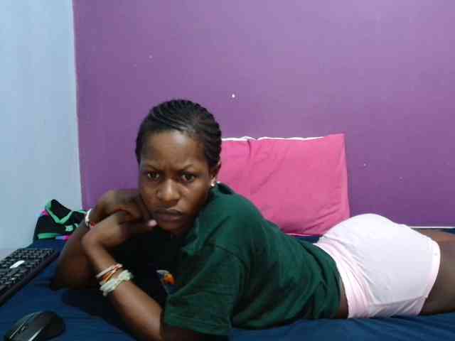 Petitegirly webcam
