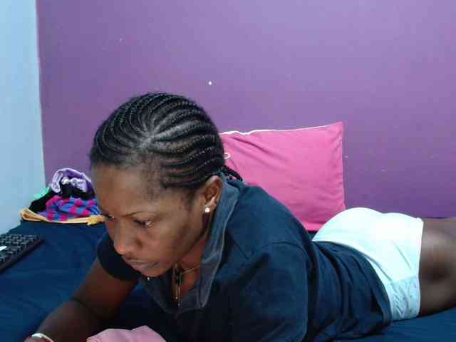 Petitegirly webcam