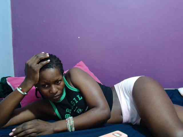 Petitegirly webcam