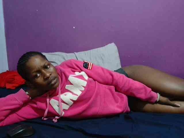 Petitegirly webcam