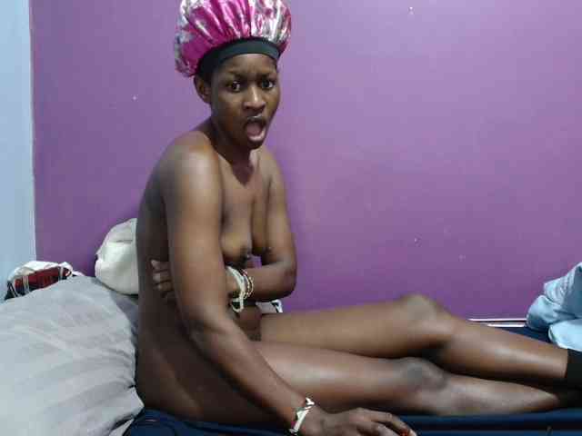 Petitegirly webcam