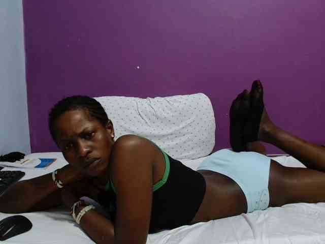 Petitegirly webcam