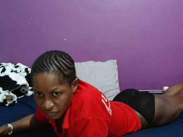 Petitegirly webcam