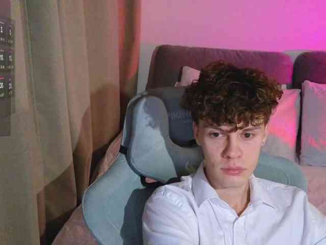 CuteThomas Live Webcam on BongaCams