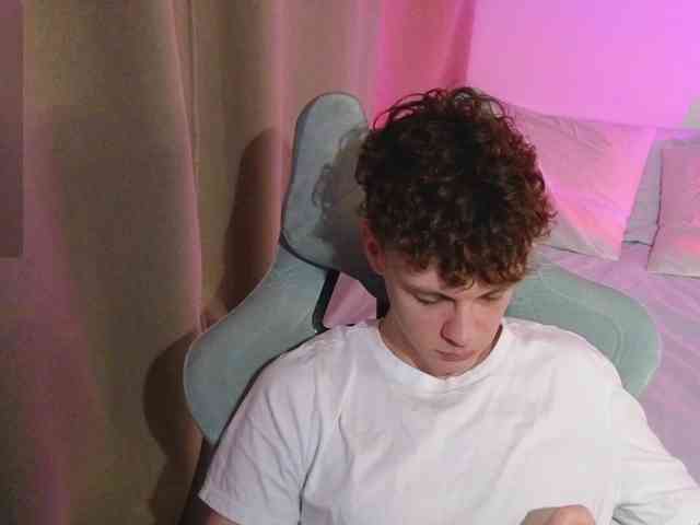 CuteThomas CuteThomas