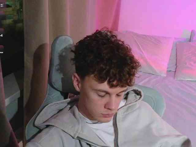 CuteThomas CuteThomas